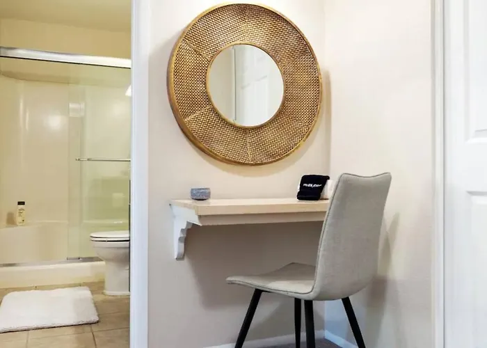 Cozy, Getaway! Prime Location, Sleeps 8 Tempe