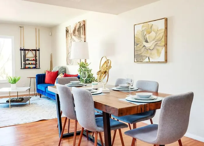 Cozy, Getaway! Prime Location, Sleeps 8 Holiday home Tempe