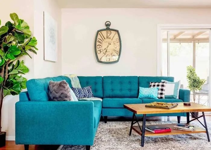 Cozy, Getaway! Prime Location, Sleeps 8 Tempe